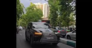 خودروی خاص لکسوس با قیمت نجومی در خیابان‌های ایران
