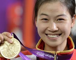 China&#39;s Yi Siling wins first gold medal in London - 001372a9ae05117ee67816
