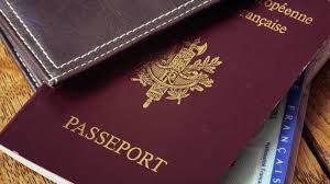 Carte d’identité, permis de conduire, carte grise : comment gérer son dossier tant que le site ANTS est fermé ?