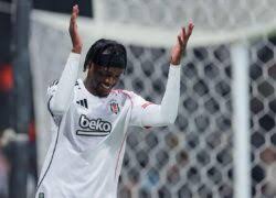 Abraham disfruta de su regreso tras fichaje de 18,25 millones de libras