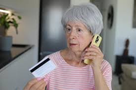 Police warning after elderly victim conned out of 'large sum' in courier fraud — The Worcester News