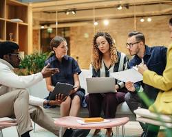 Imagen de Diverse group of people collaborating