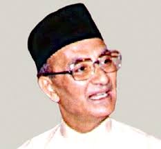 Husband: HUSSEIN [TUN] BIN [DATO] ONN-00230 {1,2} Birth: 12 Jan 1922 Death: 1990 Makam Wira Masjid Negara Kuala Lumprur. - 00230