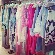 Résultat de recherche d'images pour "top fashion girl clothing and shoes"
