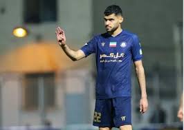 دلخوری مدافع ملی‌پوش؛ رفتار عجیب مدیران گل‌گهر مانع پرسپولیسی شدن زارع شد