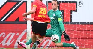LIVE: De Mil grijpt in met drie vervangingen bij de rust, zien we beter Gent in tweede helft?