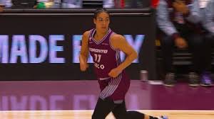 Nurse gets clean look and knocks down first basket in Tempo jersey