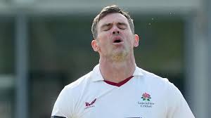 County Championship Cricket LIVE: Scores & radio commentaries from nine games