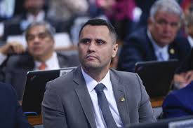 Cleitinho deve desistir de disputar o governo de Minas e se juntar ao PL de Flávio no apoio a candidato do PP