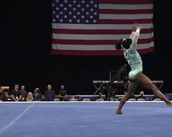 Image de Simone Biles performing a gymnastics routine