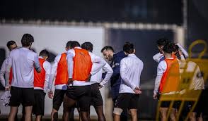 Derbi al límite en València con urgencias clasificatorias y un Corberán bajo máxima presión