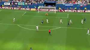 Doppelpack gegen England - Rekord mit 22 WM-Treffern: Mbappé zieht an Messi vorbei
