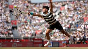 Alcaraz extends winning streak, soars into Queen’s Club SFs