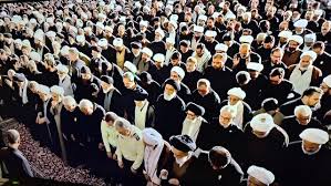 اقامه نماز جماعت مغرب به امامت علم الهدی/ وزیر پزشکیان هم بود