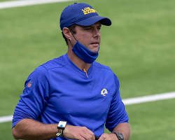 Image of Brandon Staley coaching the Los Angeles Rams