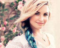 Resultado de imagem para cabelos coloridos demi lovato