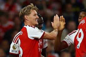 Arsenal sweep Coventry aside 3-0 to start title defence with a bang