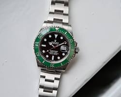 Rolex Submariner, face view, adjusted sizeの画像