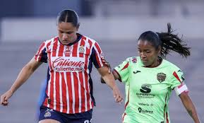 Rescata Chivas empate gracias a un autogol