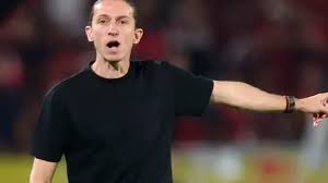 Filipe Luís quer jogador do Flamengo; Mengão pode trazer velho conhecido de graça para reforçar a defesa