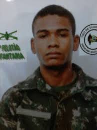 Um motociclista de 21 anos, identificado como, Ezequiel de Souza Moreira, morreu após um acidente neste domingo, 30 de março, na Avenida Luiz Boali, ... - ezequiel_souza_acidente_teo_30
