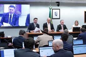 Relator propõe dois meses de suspensão de mandato de Van Hattem