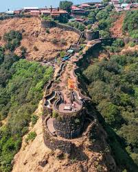 Maharashtra Tourism on X: "Pratapgad Fort in the Satara district is a symbol of the glorious history and stories of valor of the Marathas. Located just about 24kms from Mahabaleshwar hill station,