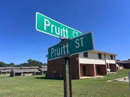 Teen in custody after Sunday night shooting leaves one dead and another injured in Macon County