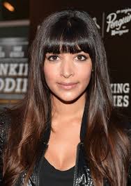 Hannah Simone Long Straight Cut with Bangs - Hannah Simone Looks - StyleBistro - Hannah%2BSimone%2BLong%2BHairstyles%2BLong%2BStraight%2BhLHwI4nEk_2l