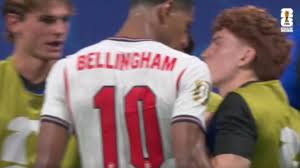 El cachetazo que Jude Bellingham le pegó a Valentín Barco tras la épica victoria de Argentina sobre Inglaterra en el Mundial