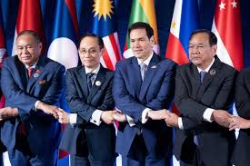 Iran's demands over the Strait of Hormuz would set a dangerous precedent, Rubio tells Asian leaders