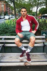 Résultat de recherche d'images pour "socks with shorts men"