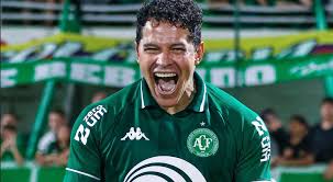 Giovanni Augusto renova com a Chapecoense até 2027 e celebra evolução no clube
