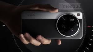 Xiaomi 17 Ultra Phone Is Expected To Get A Quad Camera Setup with 200MP Periscope Lens, What's Inside?
