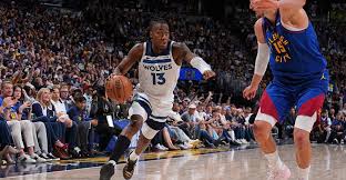 Brad Underwood pays special visit to Ayo Dosunmu in NBA playoffs