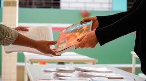 Atenção, Pais! Livros Didáticos Atrasados? Entenda o Que Está Acontecendo!
