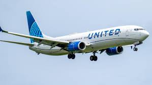 'Stop the f****** plane' | Court docs: Man arrested after disrupting United Airlines flight leaving Indianapolis for Houston
