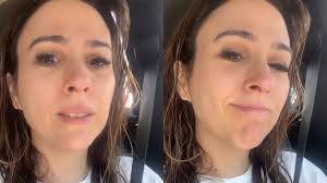 Tatá Werneck surge emocionada após morte de gatinha que adotou nos Estúdios Globo: 'Tão especial'