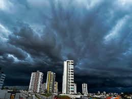 Minas Sob Alerta! Tempestade e Granizo Ameaçam 34 Cidades! ⚠️