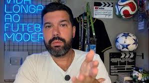 Rainer Cadete, de 'Quem Ama Cuida', hoje aos 39 anos, perdeu 10 kg para papel praticando musculação 3 a 4 vezes por semana: 'Precisa funcionar'