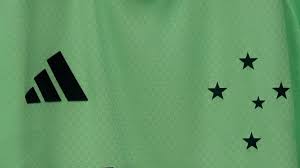 Cruzeiro estreia camisa de goleiros diante do Vitória; veja fotos