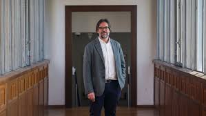 Renfe explica que los 20 segundos entre el descarrilamiento y el choque impidieron que se activara el frenado de emergencia