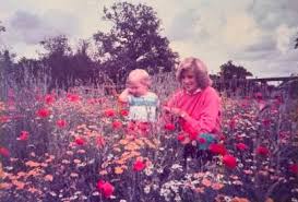 Príncipe William divulga foto inédita de Diana no Dia das Mães inglês