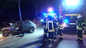 Saarland: Schwieriger Einsatz für Retter! Fußgängerin stirbt ein Unfall auf Landstraße