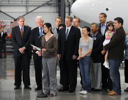 Résultat de recherche d'images pour "Euna Lee and Laura Ling"