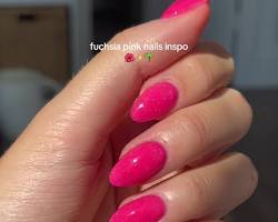 Hình ảnh về Fuchsia pink nails