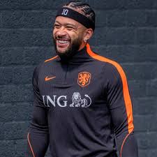 Memphis revela que Diniz decidiu poupá-lo contra o Platense antes de apresentação à Holanda