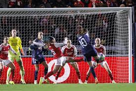 2-1. Alessia Russo trae de cabeza al Real Madrid