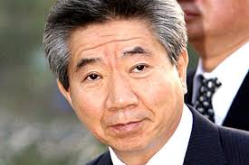 Former South Korean President Roh Moo-Hyun, who was at the centre of a multi-million dollar corruption probe, has plunged to his death off a mountainside in ... - wr_420_Roh-Moo-Hyun-420x0