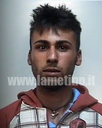 Serra San Bruno, 24 luglio - E&#39; stato arrestato questa notte dai carabinieri di Serra San Bruno Domenico Capomolla, di 21 anni, ritenuto l&#39;autore di una ... - CAPOMOLLA-DOMENICO